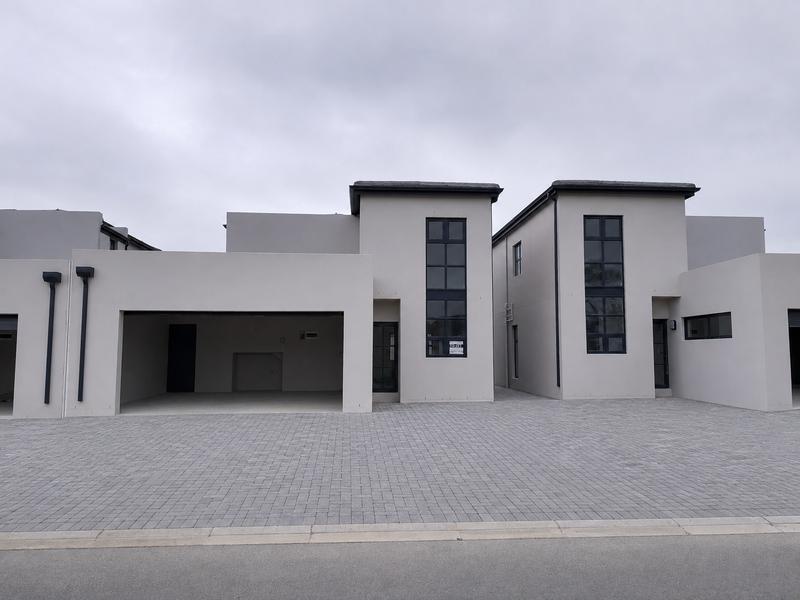 To Let 3 Bedroom Property for Rent in Uitzicht Western Cape